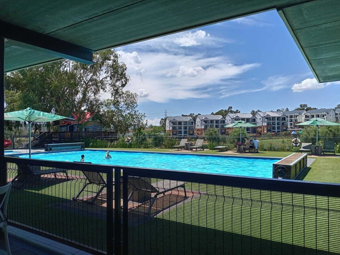 Apartment in Linbro Park, Gauteng, South Africa 2 - 18944720