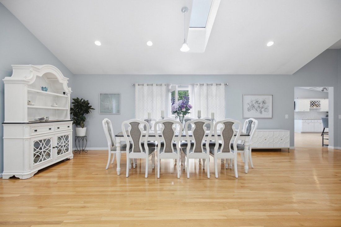 House in Danvers, Massachusetts, United States 4 - 18944994