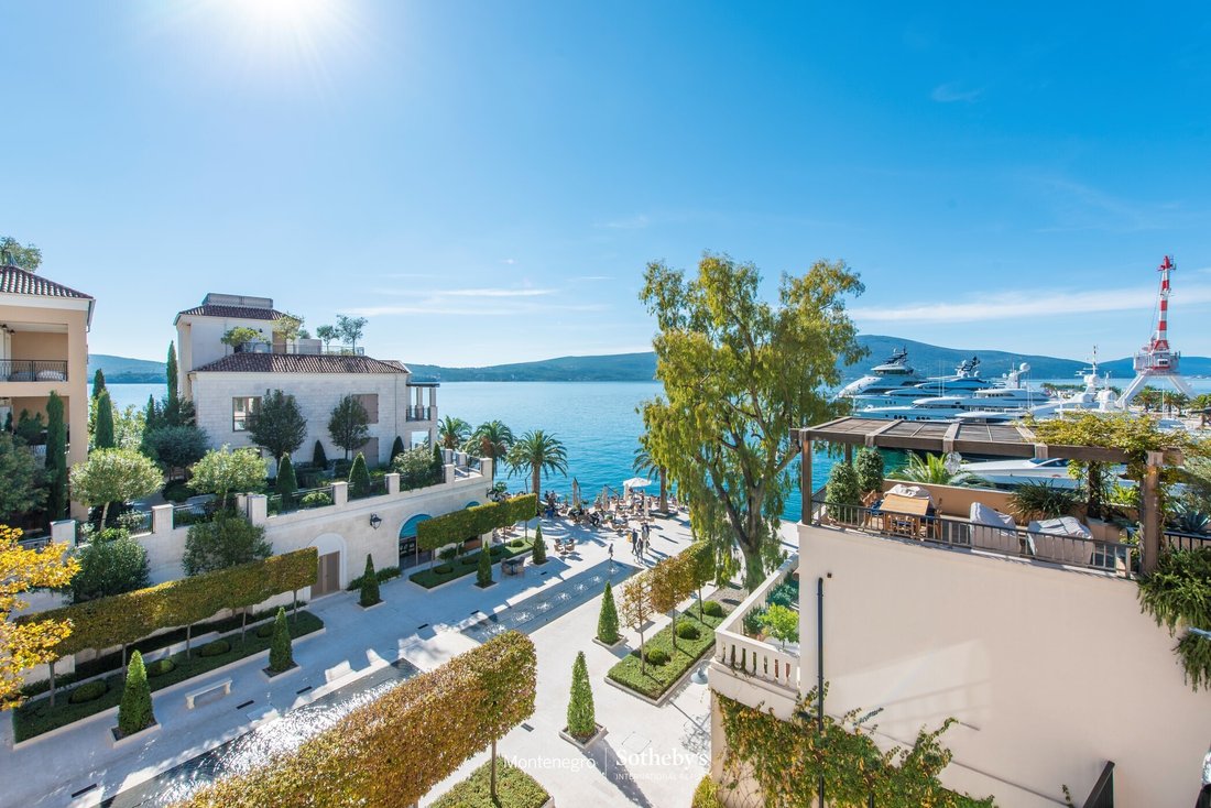 Apartment in Tivat, Tivat Municipality, Montenegro 2 - 18939995