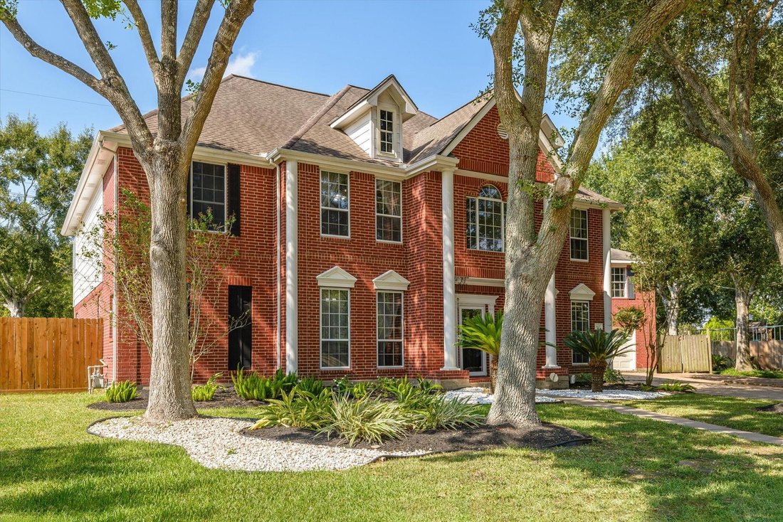 House in Friendswood, Texas, United States 2 - 18936962