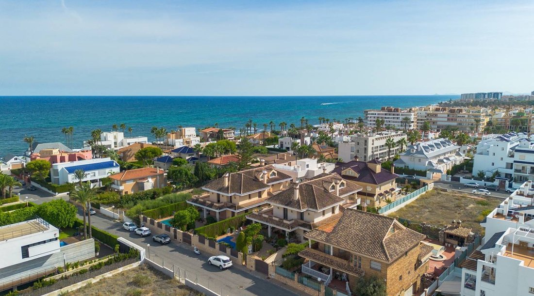 Villa in Torrevieja, Valencian Community, Spain 2 - 18943799