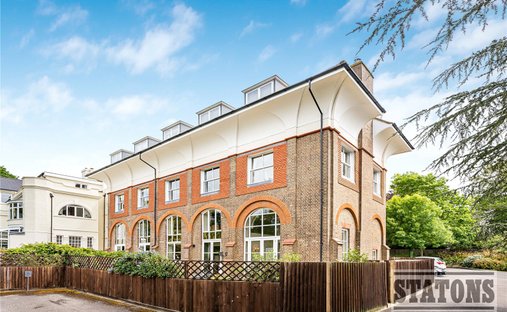 Apartment in Cockfosters, Enfield, England 1