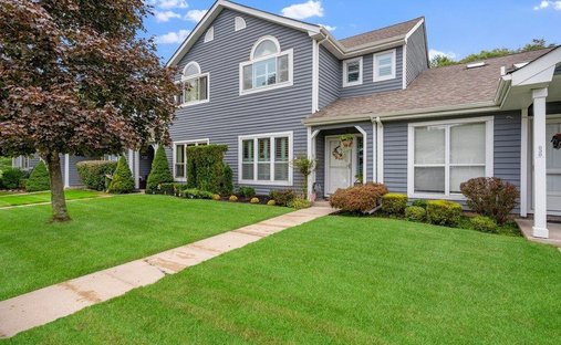 Condo in Middle Island, New York, United States 1