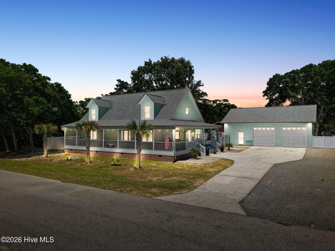 House in Oak Island, North Carolina, United States 5 - 18315029