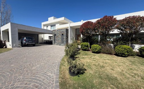 House in Córdoba, Cordoba, Argentina 1