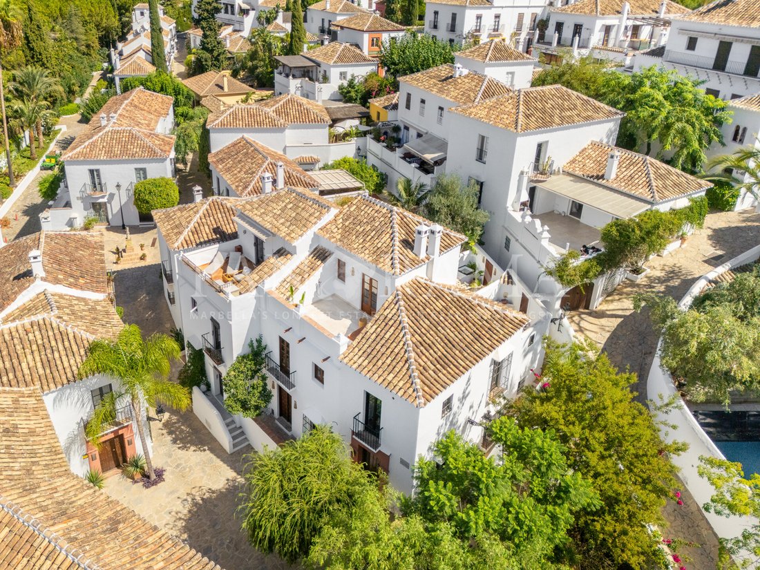 Townhouse in Marbella, Andalusia, Spain 1 - 18940161