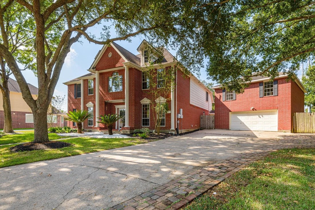 House in Friendswood, Texas, United States 3 - 18936962