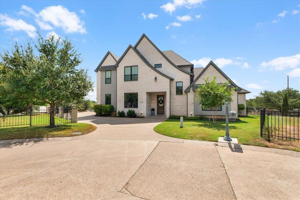House in Granbury, Texas, United States 3 - 18939945
