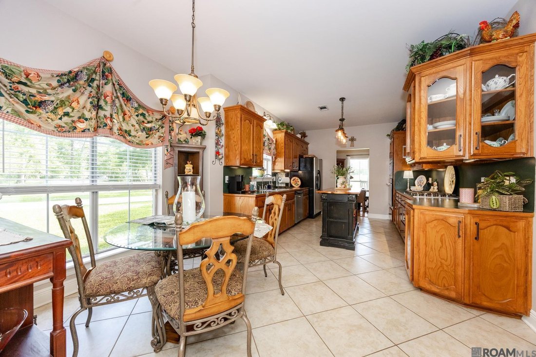 House in Gonzales, Louisiana, United States 5 - 18941402