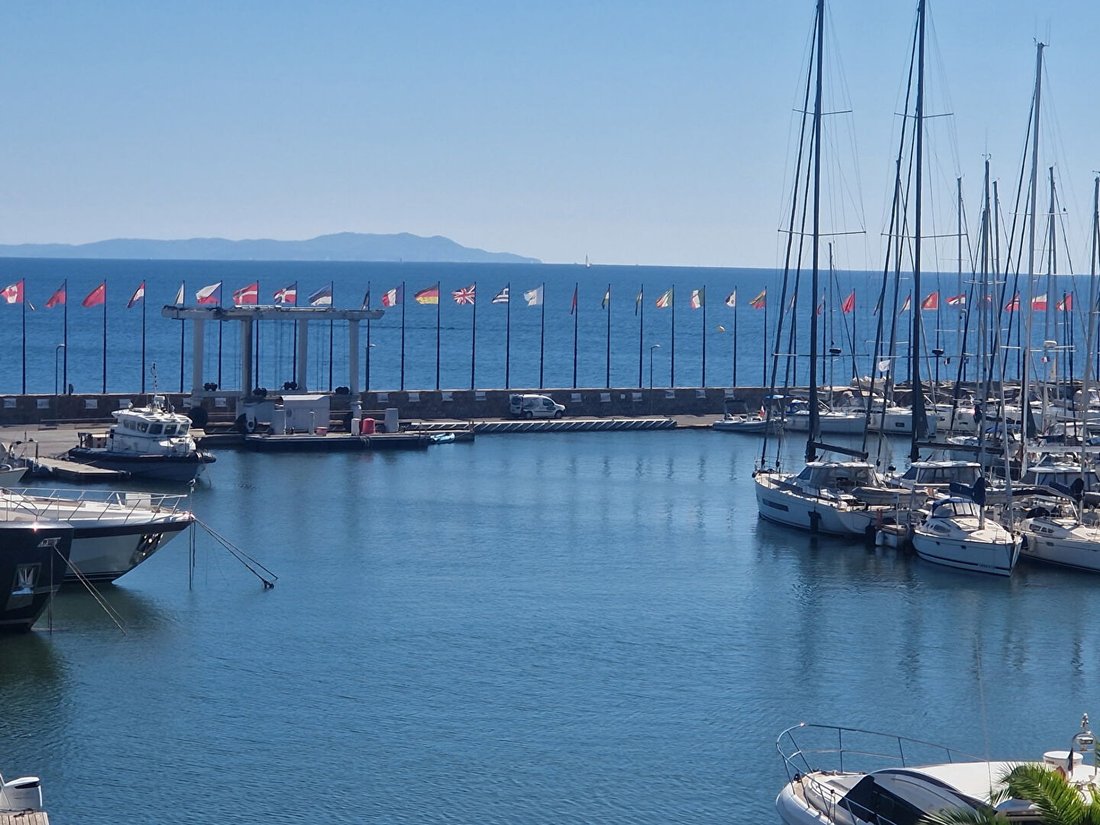 Apartment in Hyeres, Provence-Alpes-Côte d'Azur, France 3 - 18944379