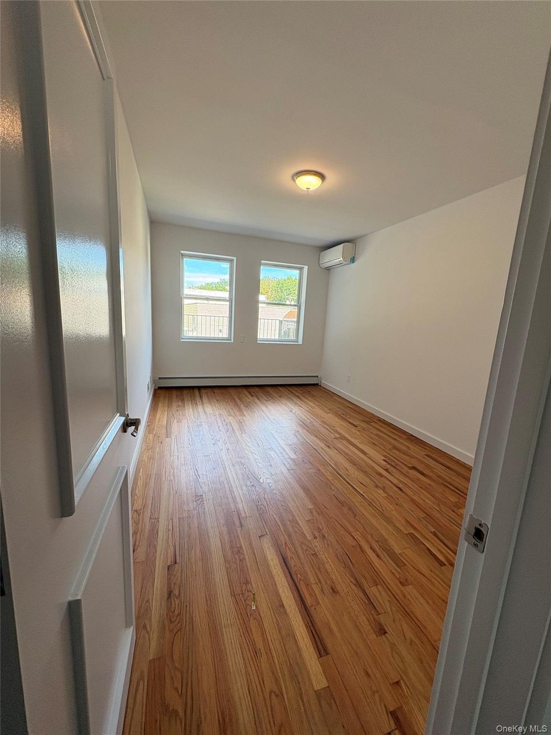 Manhasset, New York, United States 4 - 18943767
