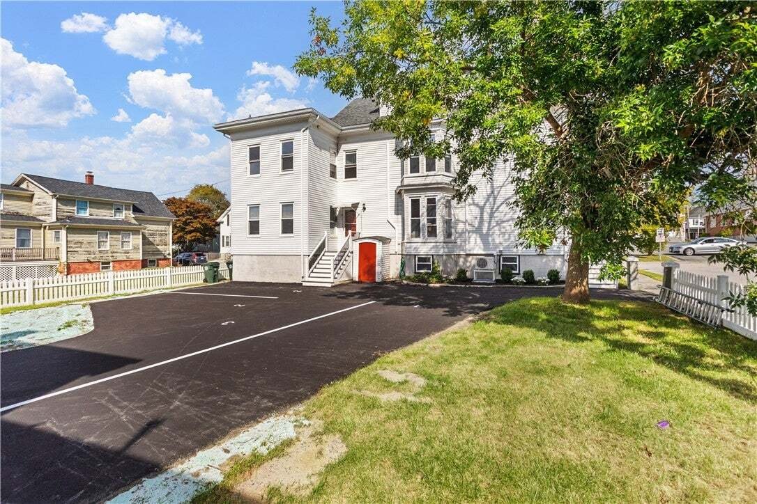 Condo in Bristol, Rhode Island, United States 3 - 18942017