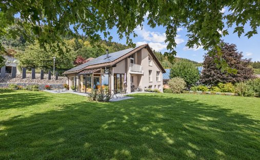 House in Val-de-Ruz, Canton of Neuchâtel, Switzerland 1