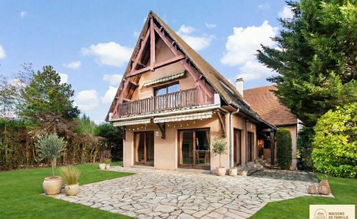 Villa in Les Quais, Bougival, France 1