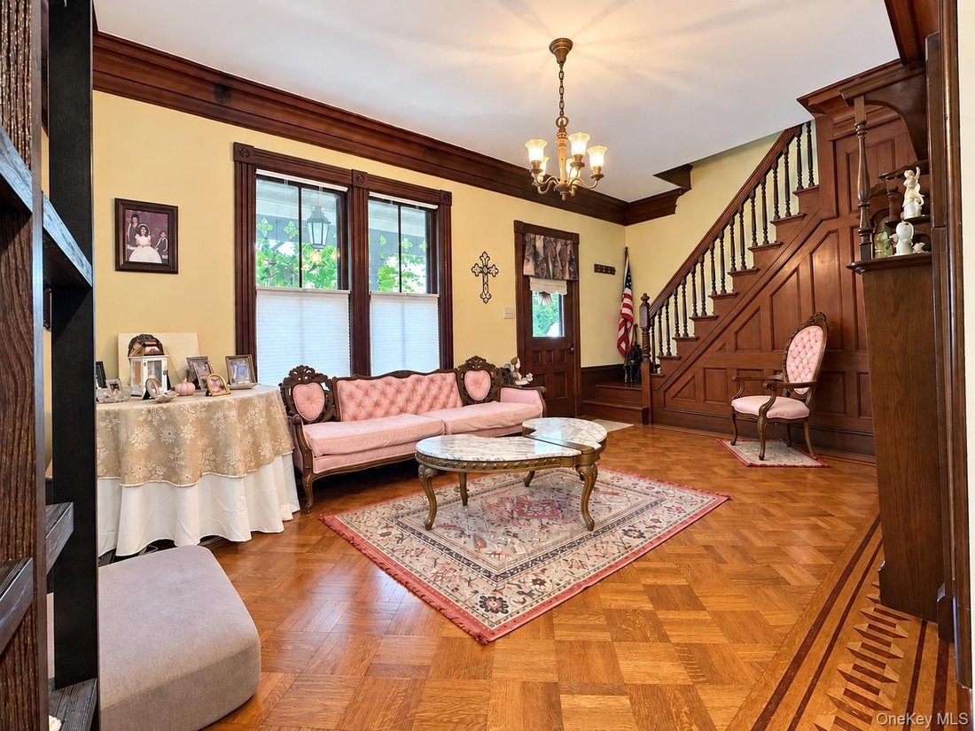 House in East Williston, New York, United States 4 - 18939500