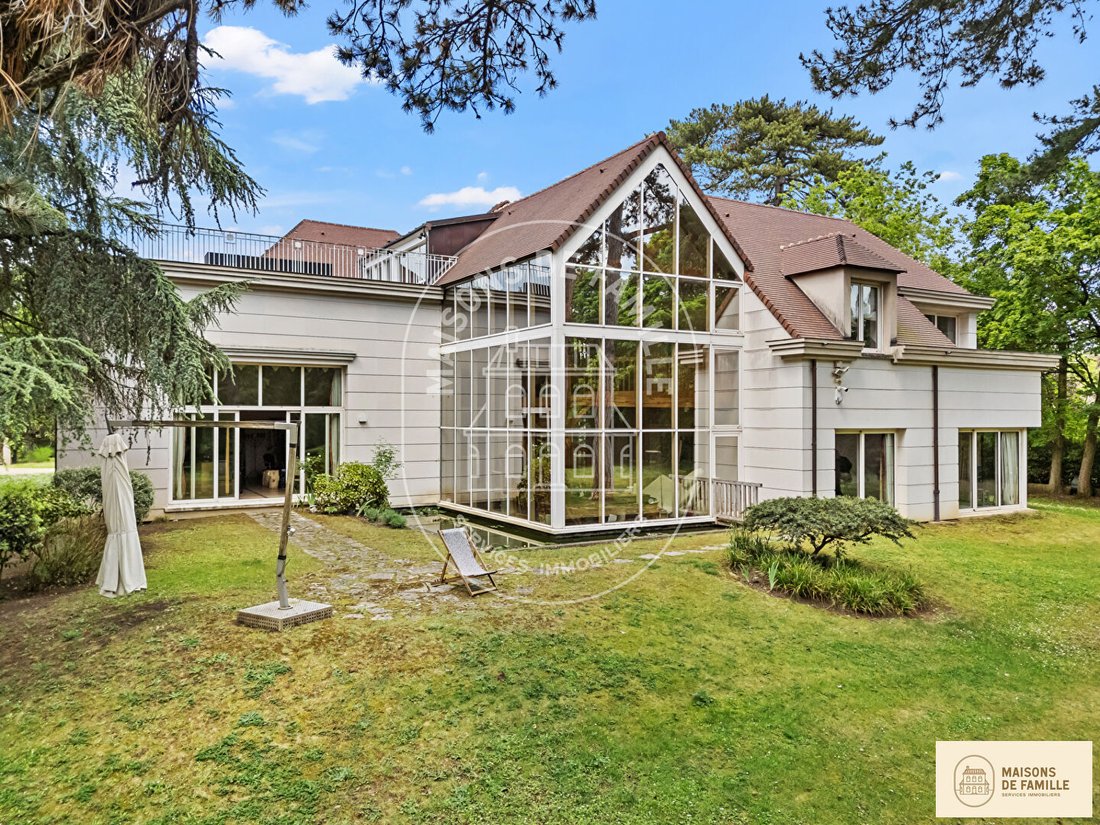 Villa in Vieux Croissy, Croissy-sur-Seine, France 3 - 18941066