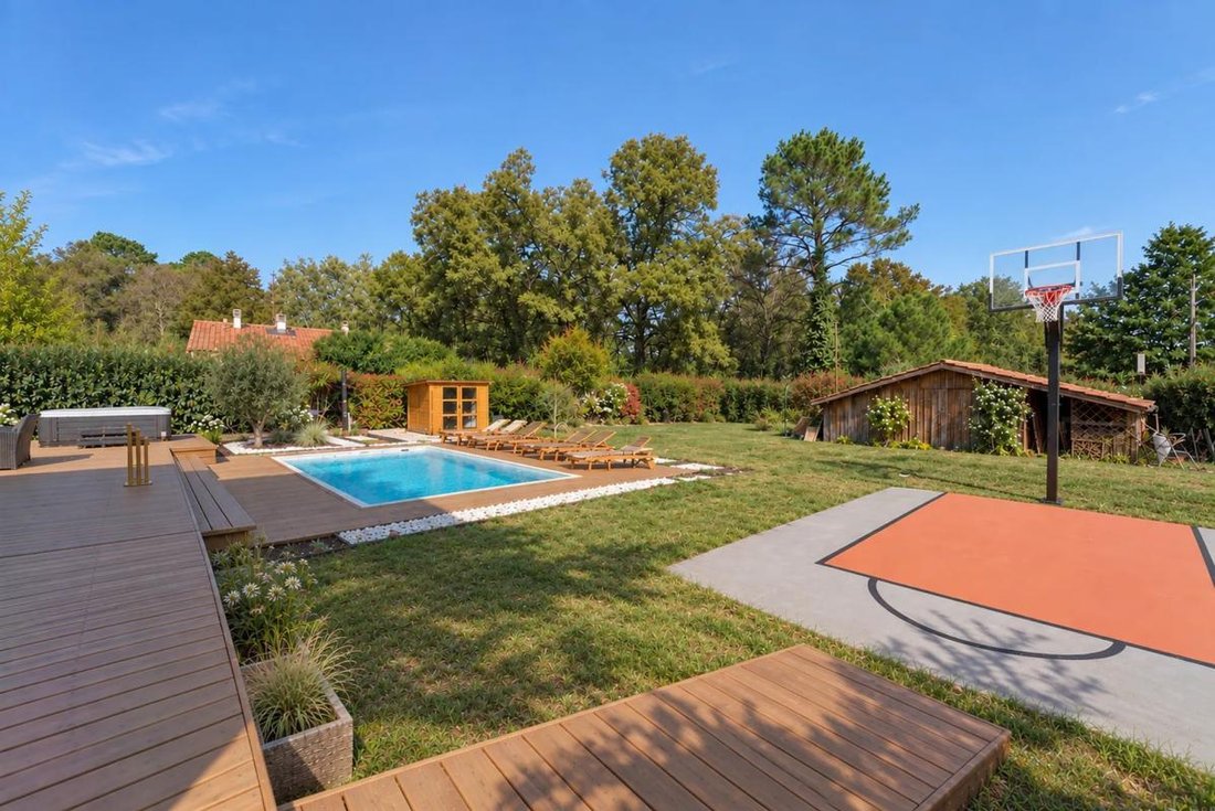 House in Saint-Selve, Nouvelle-Aquitaine, France 4 - 18927063