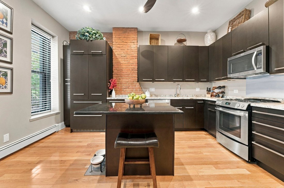 Co Op in Boston, Massachusetts, United States 2 - 18943742