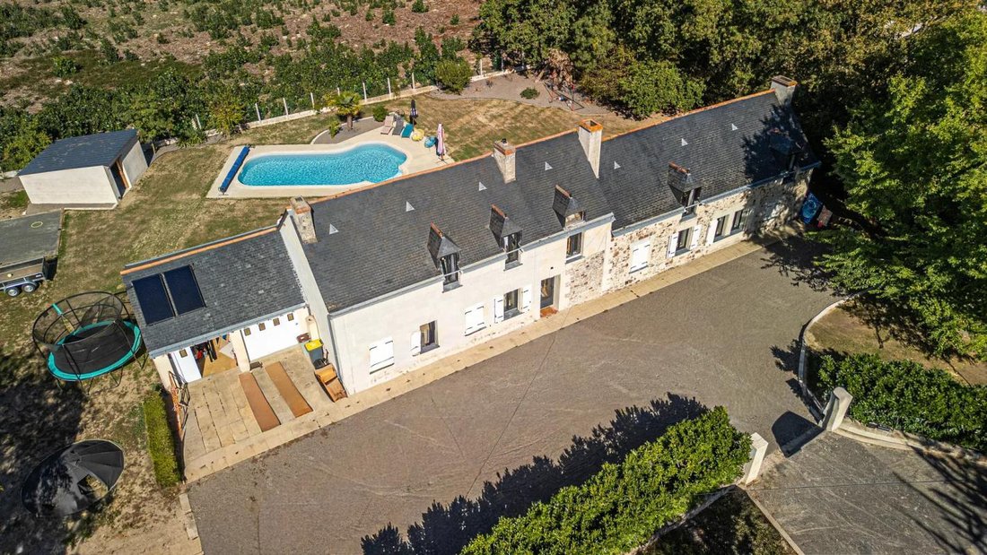 Country House in Verrie, Pays de la Loire, France 2 - 18943951