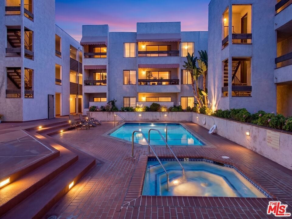 Condo in Glendale, California, United States 2 - 18942183