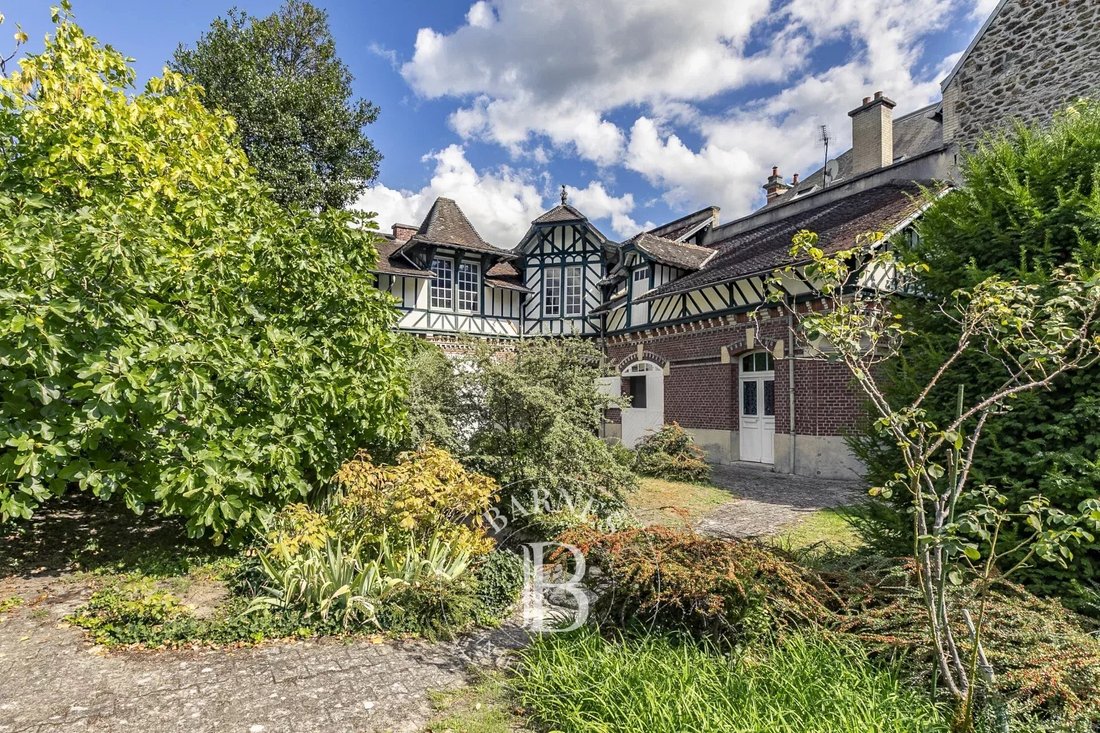 House in Compiegne, Hauts-de-France, France 5 - 18940391