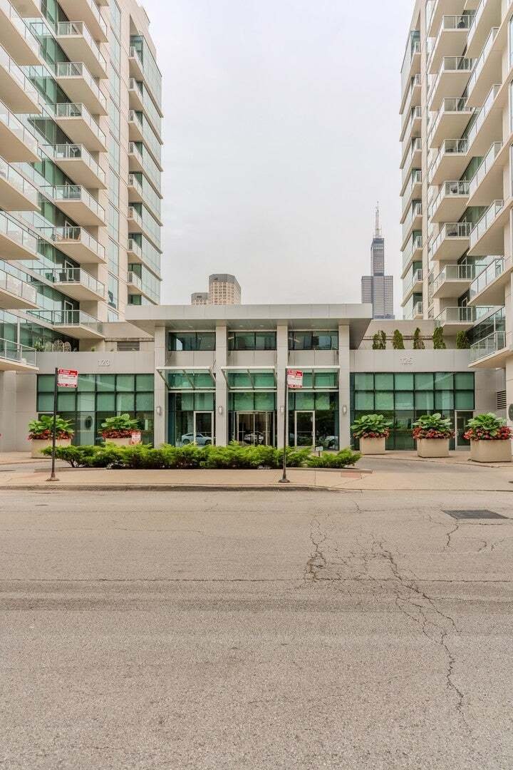 Condo in Chicago, Illinois, United States 2 - 18943098