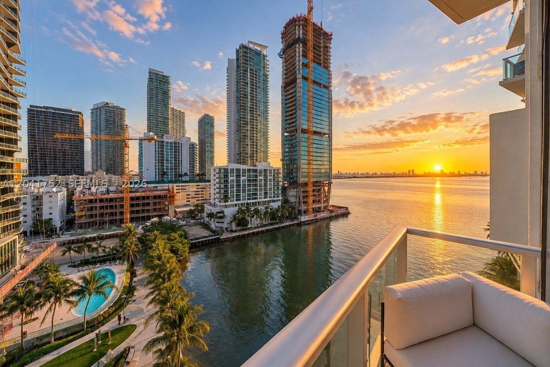 Condo in Miami, Florida, United States 2 - 18254615