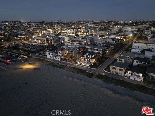 Manhattan Beach, California, United States 2 - 17633285