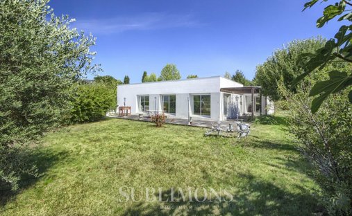 House in Berval Lesvellec, Saint-Ave, France 1