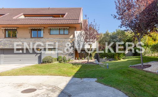 House in Boadilla del Monte, Comunidad de Madrid, Spain 1