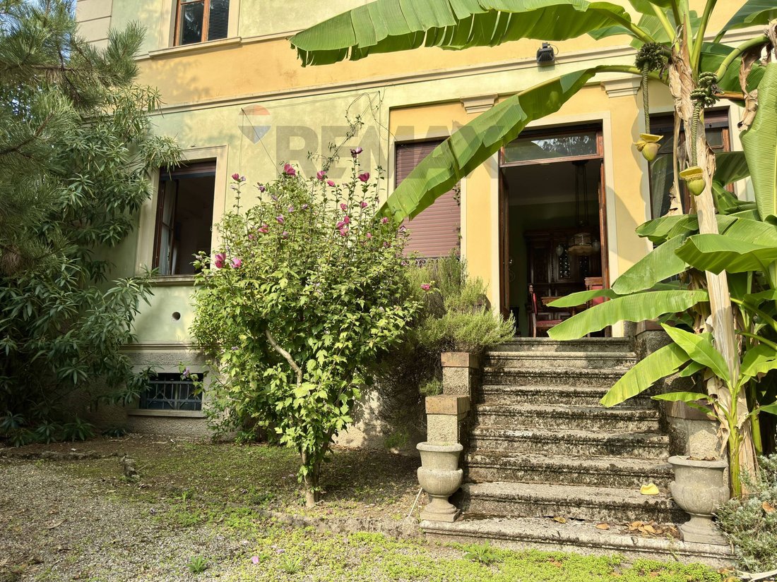 Villa in Viggiù, Lombardy, Italy 4 - 18945104