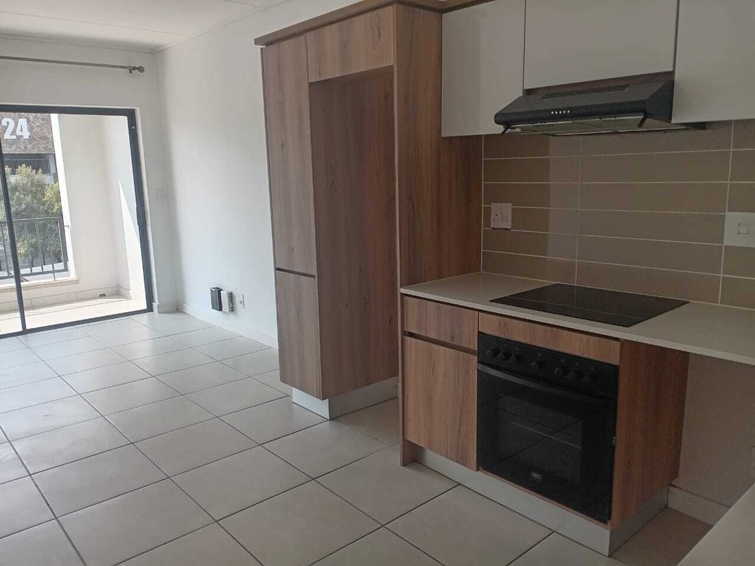 Apartment in Linbro Park, Gauteng, South Africa 4 - 18944720