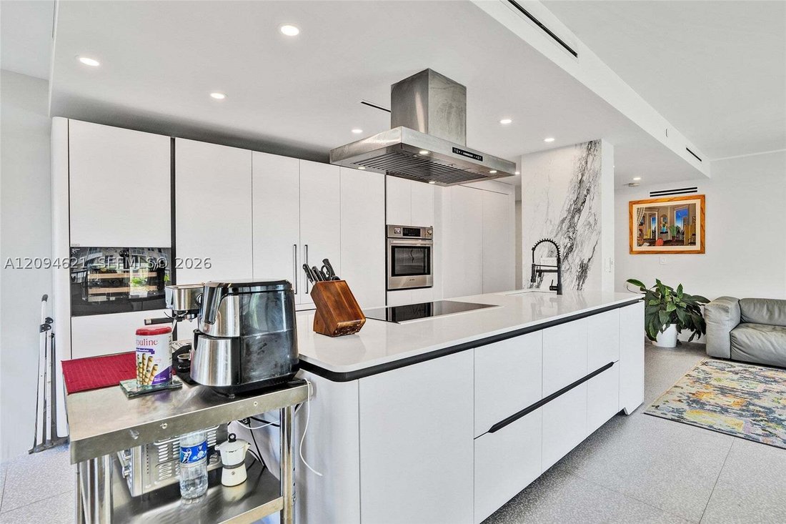 Condo in Miami, Florida, United States 5 - 18943051