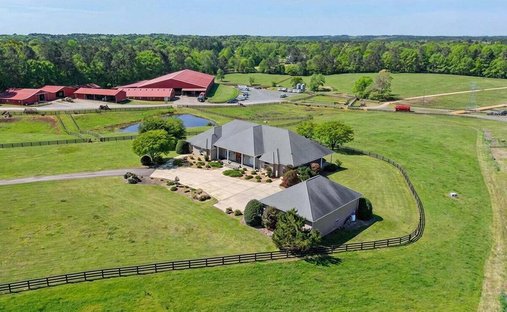 Farm Ranch in Sanford, North Carolina, United States 1