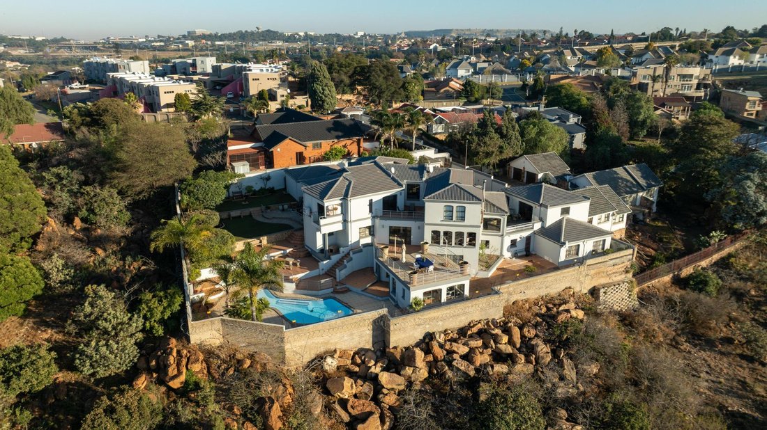 House in Johannesburg South, Gauteng, South Africa 2 - 18941119