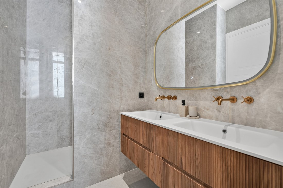Apartment in Saint Nicolas, Cannes, France 5 - 18945141
