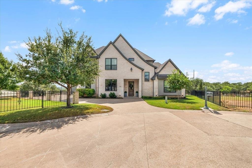 House in Granbury, Texas, United States 1 - 18939945