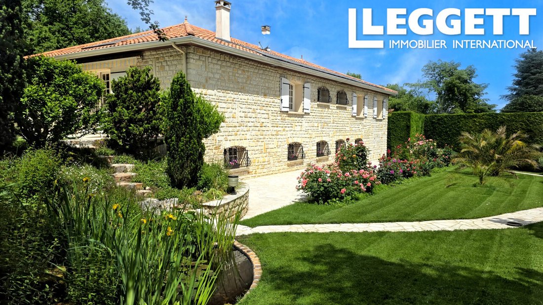 House in Puymoyen, Nouvelle-Aquitaine, France 1 - 17230609