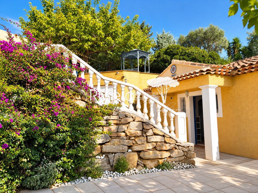 Villa in Nord, Cavalaire-sur-Mer, France 4 - 16497270