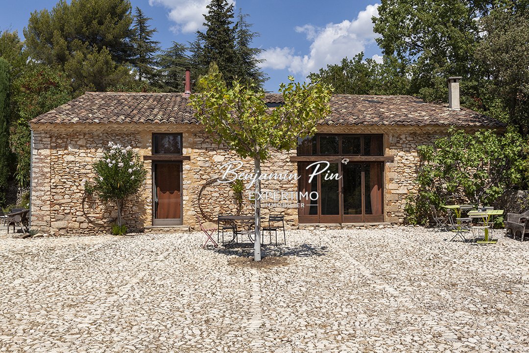 Villars, Provence-Alpes-Côte d'Azur, France 1 - 18943789