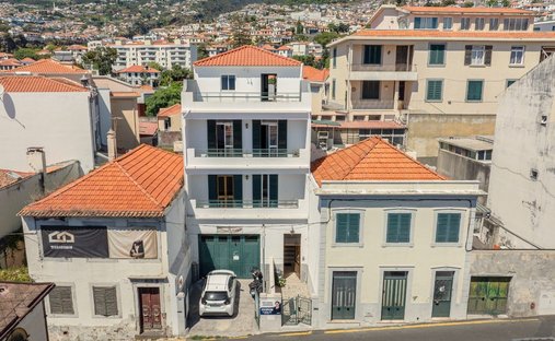 House in Se, Madeira, Portugal 1