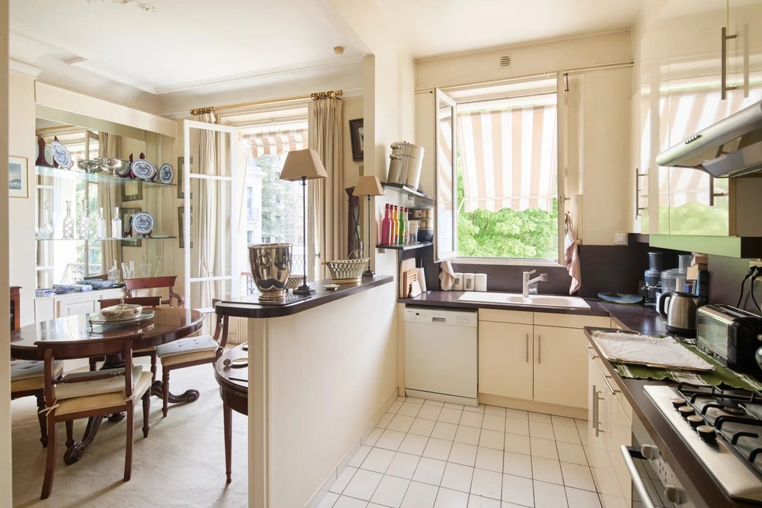 Apartment in Porte Dauphine, Paris 16e Arrondissement, Paris 5 - 18942507