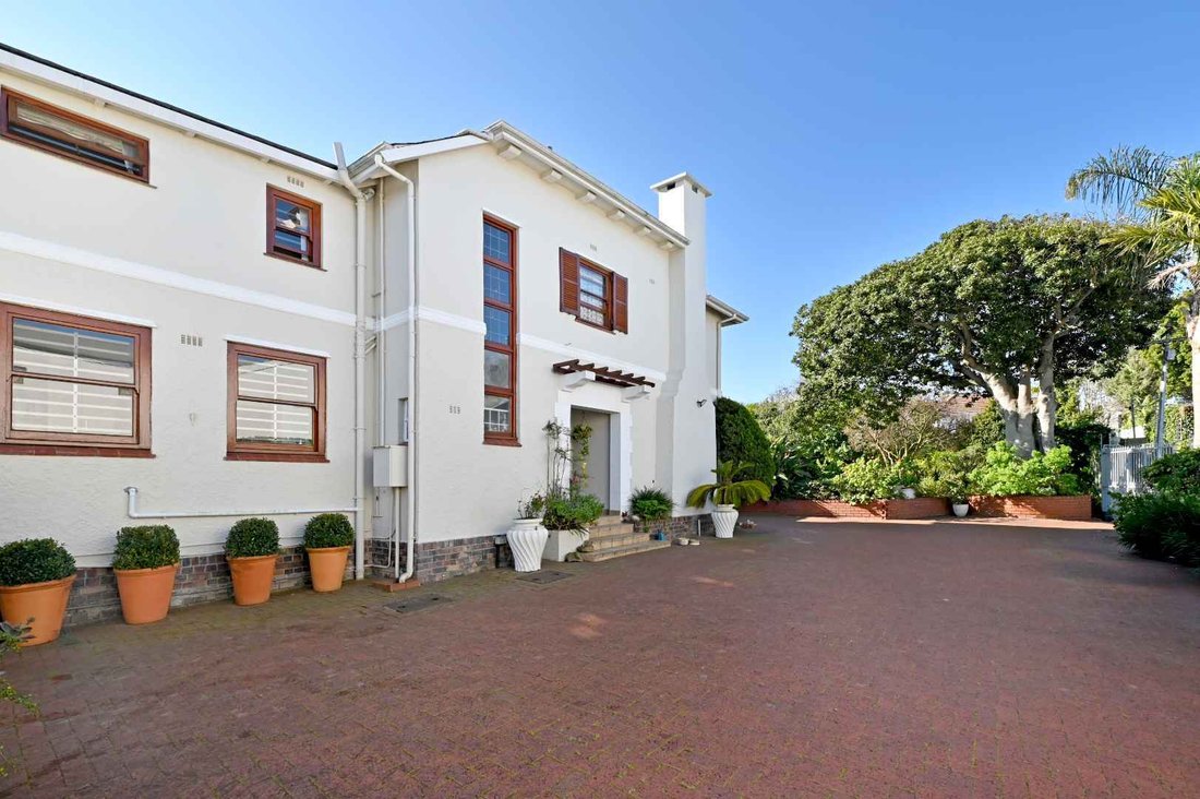 House in City Centre, City Bowl, Cape Town 2 - 18939743