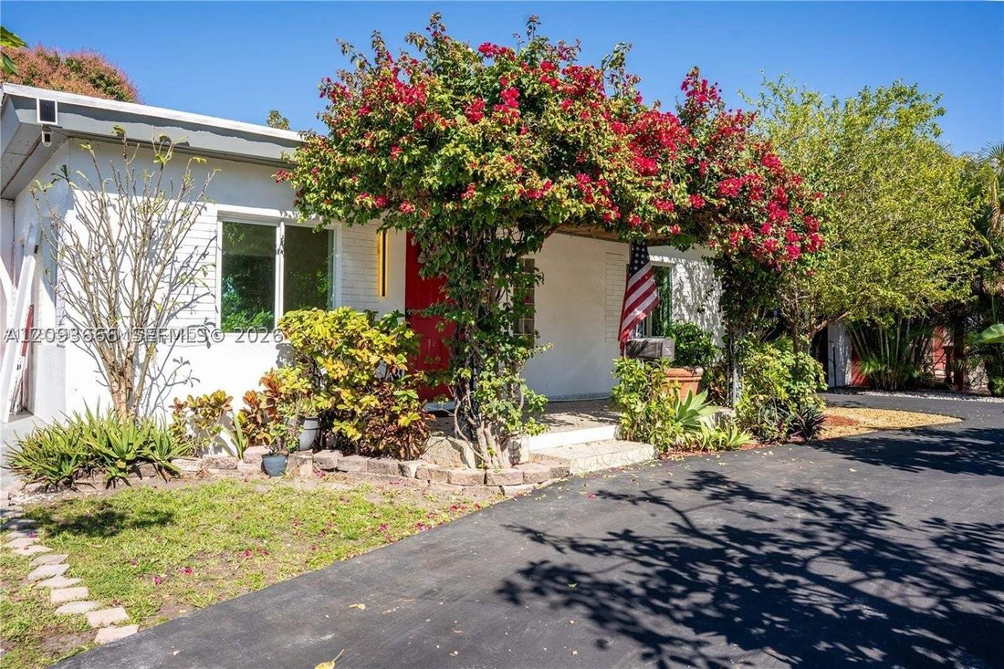 House in Hialeah, Florida, United States 3 - 18943014