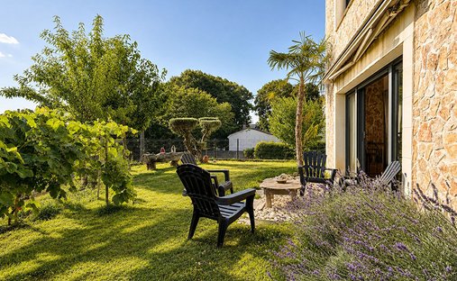 Villa in Floirac, Nouvelle-Aquitaine, France 1