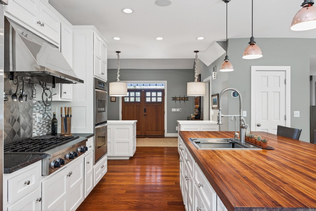 House in Deephaven, Minnesota, United States 5 - 18940952