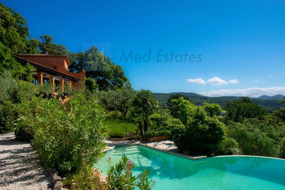 Villa in La Garde-Freinet, Provence-Alpes-Côte d'Azur, France 1 - 17520646