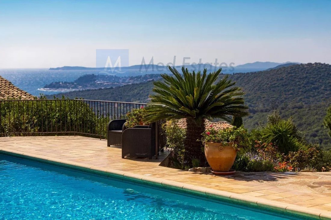 Villa in La Croix-Valmer, Provence-Alpes-Côte d'Azur, France 5 - 17481176