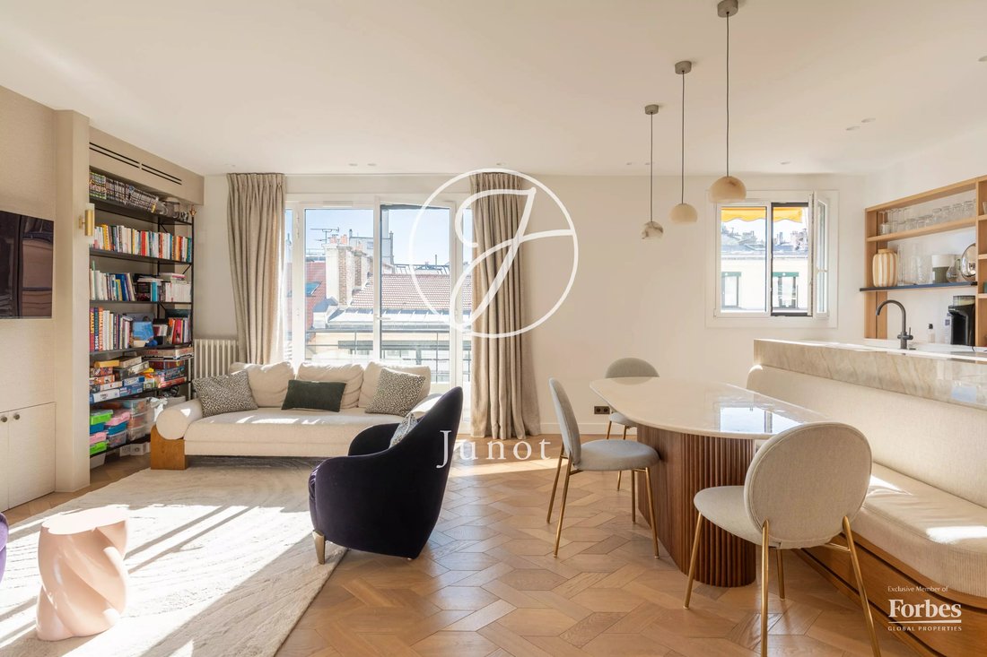 Apartment in Chaillot, Paris 16e Arrondissement, Paris 2 - 18940119