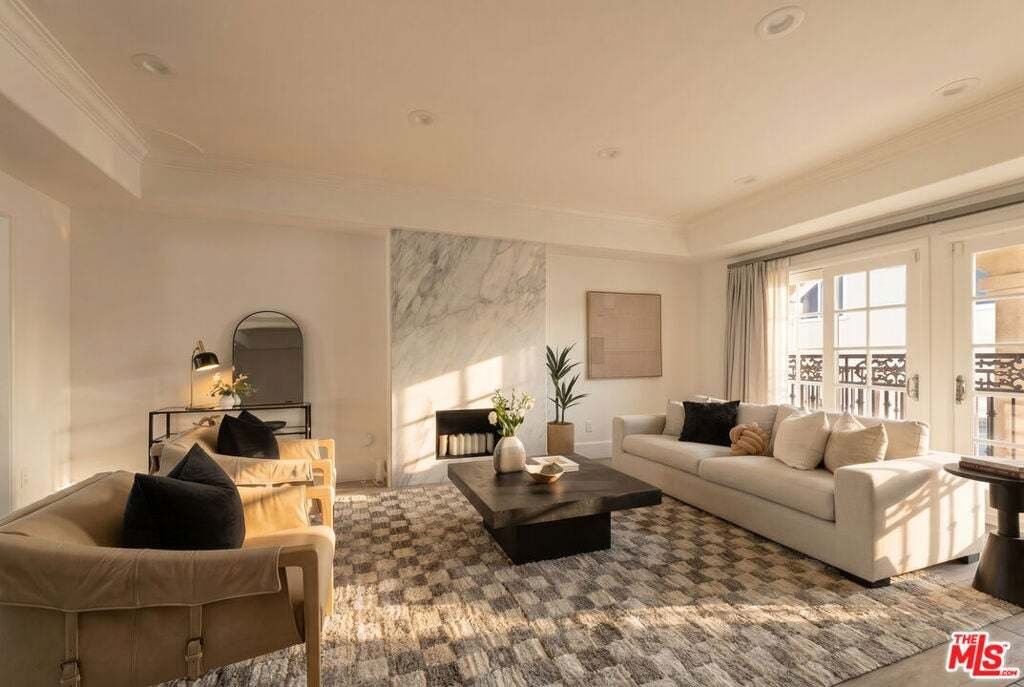 Condo in Los Angeles, California, United States 3 - 18942116